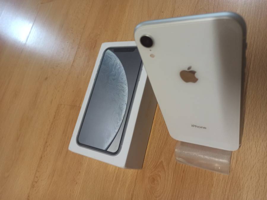 iPhone XR 64gb white