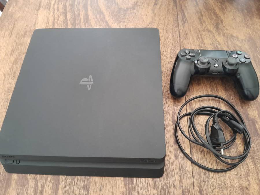 PLAYSTATION 4 500GB HDD