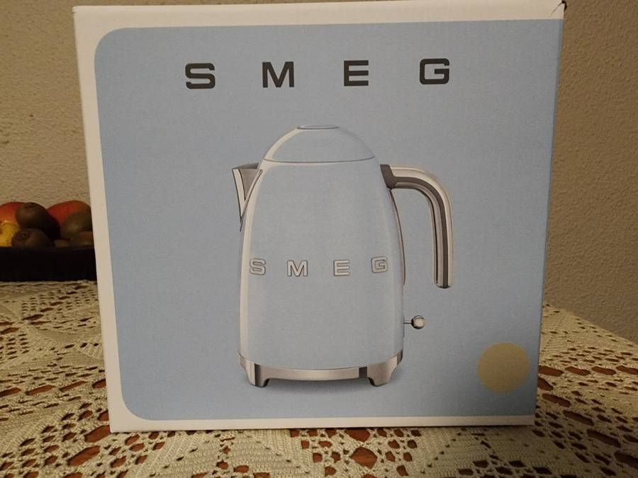 New Smeg 1.7L Kettle - Cream