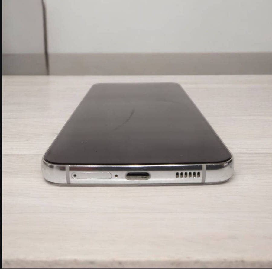 Samsung S22+ SM:S906E