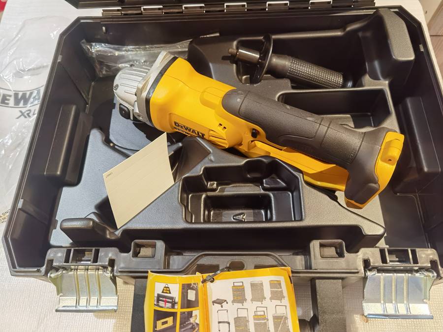 Dewalt DCG412NT-XJ Angle Grinder  (11.5 cm Wheel Diameter)