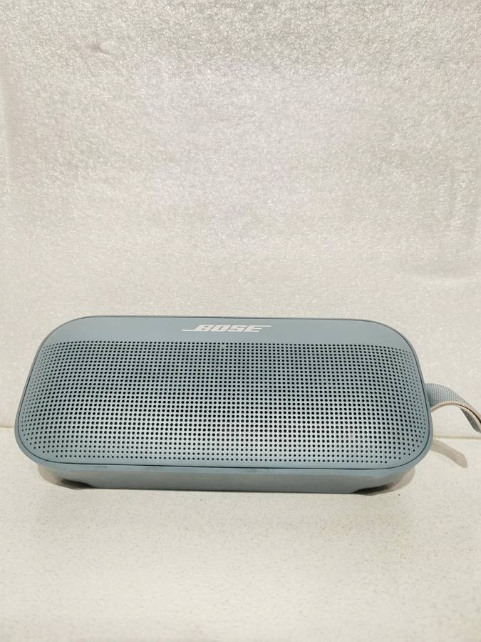BOSE PORTABLE BLUE TOOTH SPEAKER, MODEL: Bose 435910