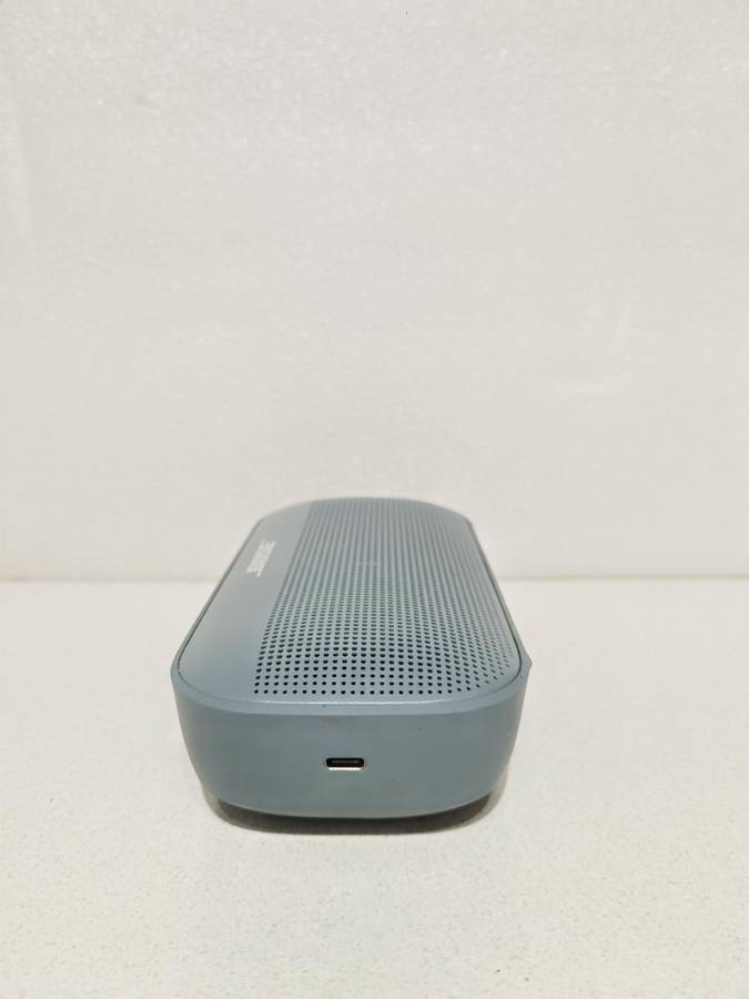 BOSE PORTABLE BLUE TOOTH SPEAKER, MODEL: Bose 435910