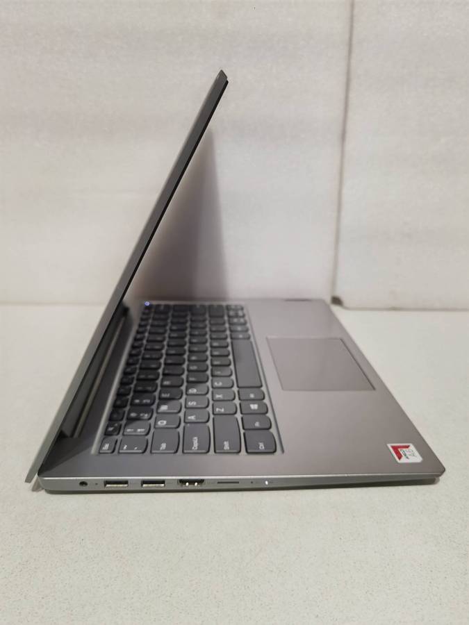 Lenovo idea pad 81vs