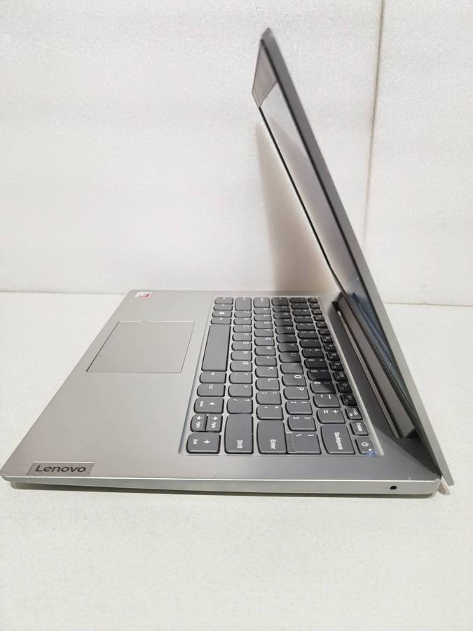 Lenovo idea pad 81vs