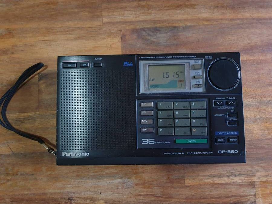 Vintage Panasonic RF-B60 Shortwave Radio