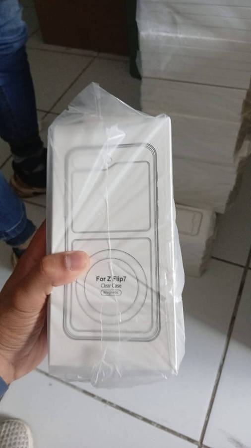 Samsung Galaxy Z Flip 7 Clear Magnetic MagSafe Case  Quality | Bulk & Retail Available