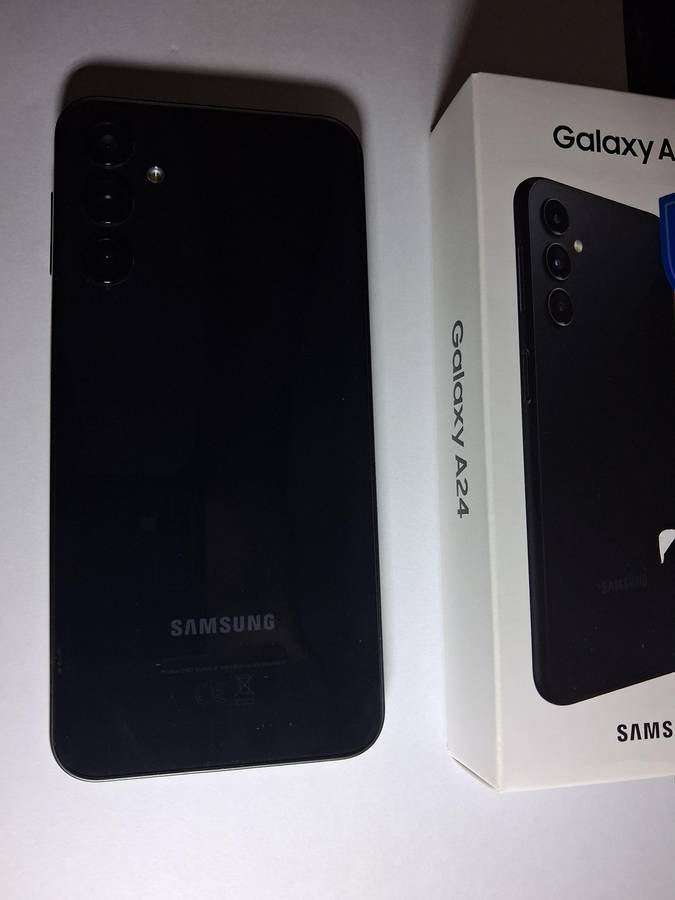 Samsung Galaxy A24  Excellent Condition, Affordable & Powerful!