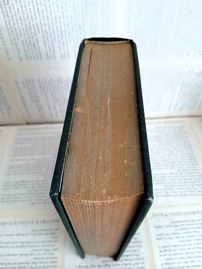 The Celebrated Cases of Sherlock Holmes by Sir Arthur Conan Doyle [Treasury of World Masterpieces]