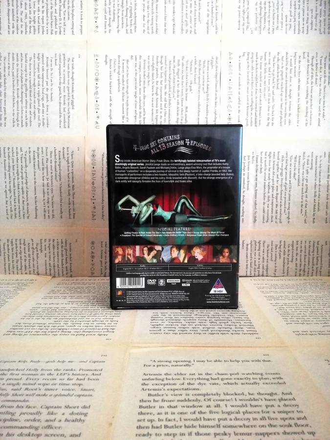 American Horror Story: Freak Show Season 4 [DVD]