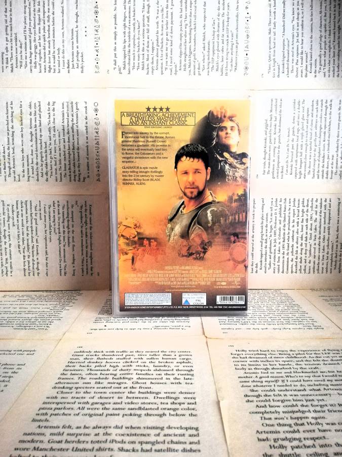 Gladiator  - Movie VHS Tape (2000) [VHS]