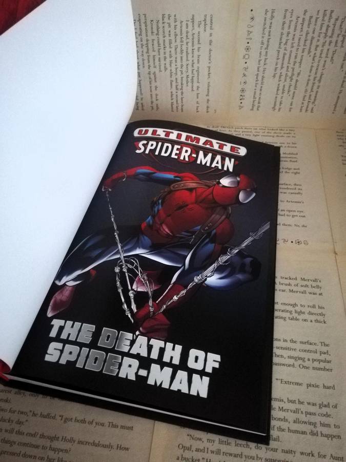 Ultimate Spider-man: Death of Spider-man (Marvel Ultimate Graphic Novel Collection #69)