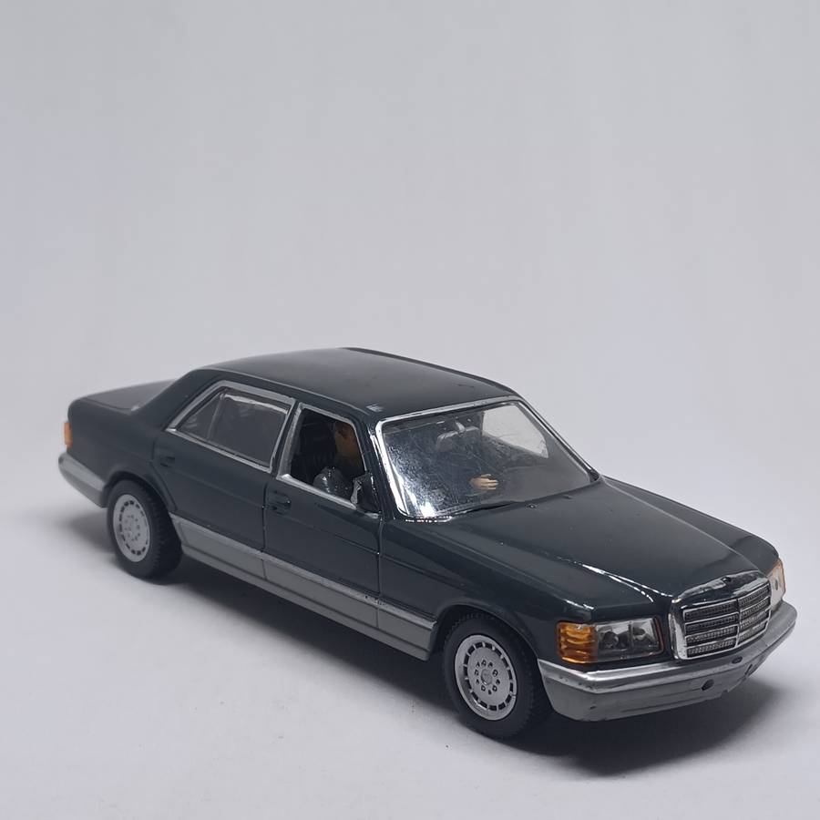 Universal Hobbies DY062 Mercedes S-Class - James Bond Collection - Tomorrow Never Dies - 1/43