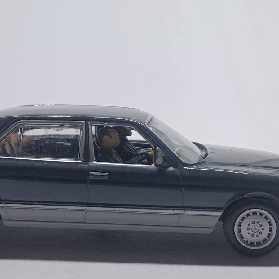 Universal Hobbies DY062 Mercedes S-Class - James Bond Collection - Tomorrow Never Dies - 1/43