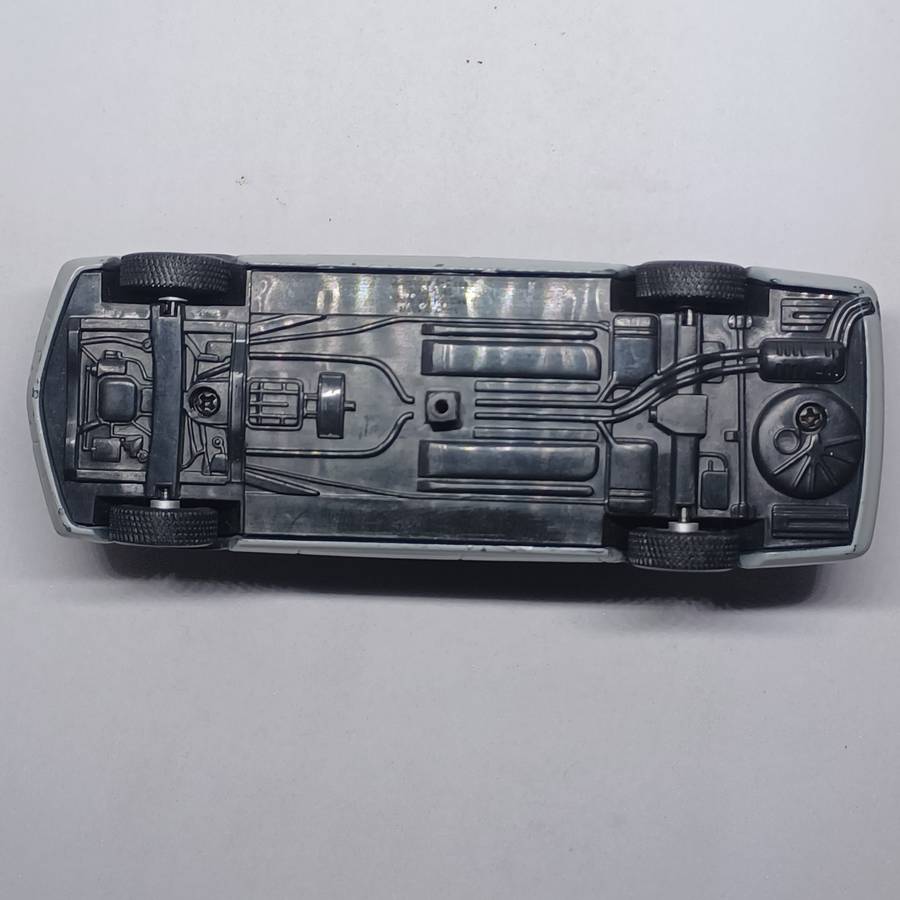 Universal Hobbies DY062 Mercedes S-Class - James Bond Collection - Tomorrow Never Dies - 1/43