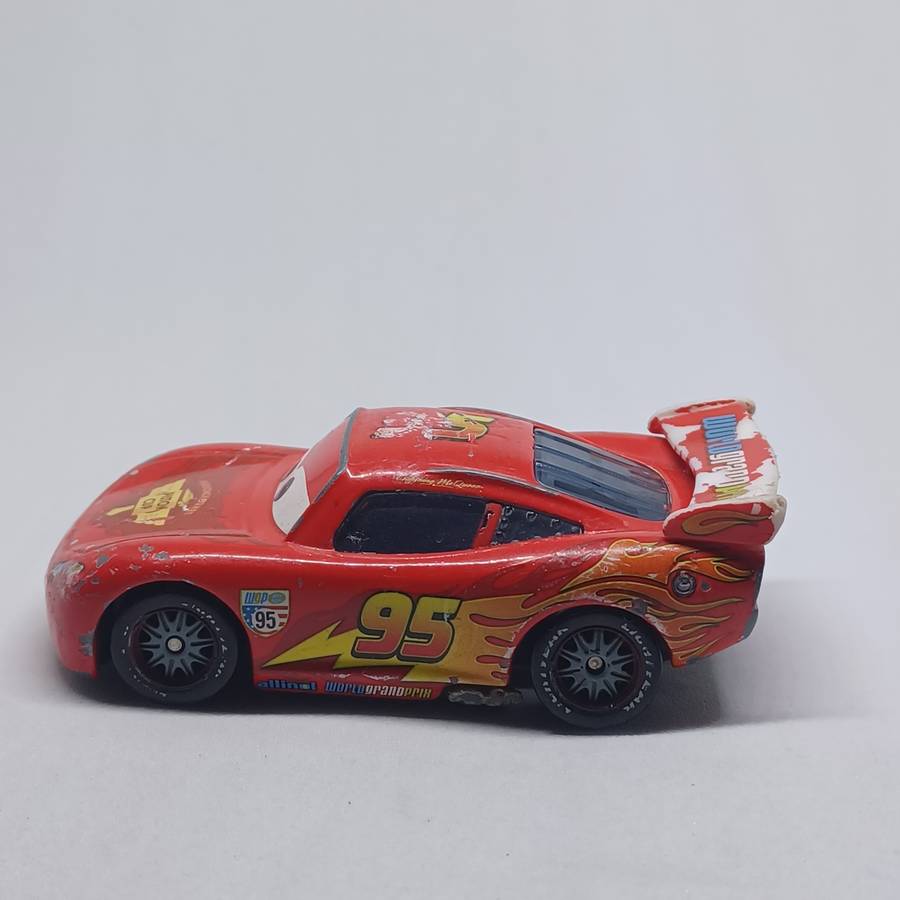 Disney Pixar Cars World Grand Prix Piston Cup Lightning McQueen #95 Diecast