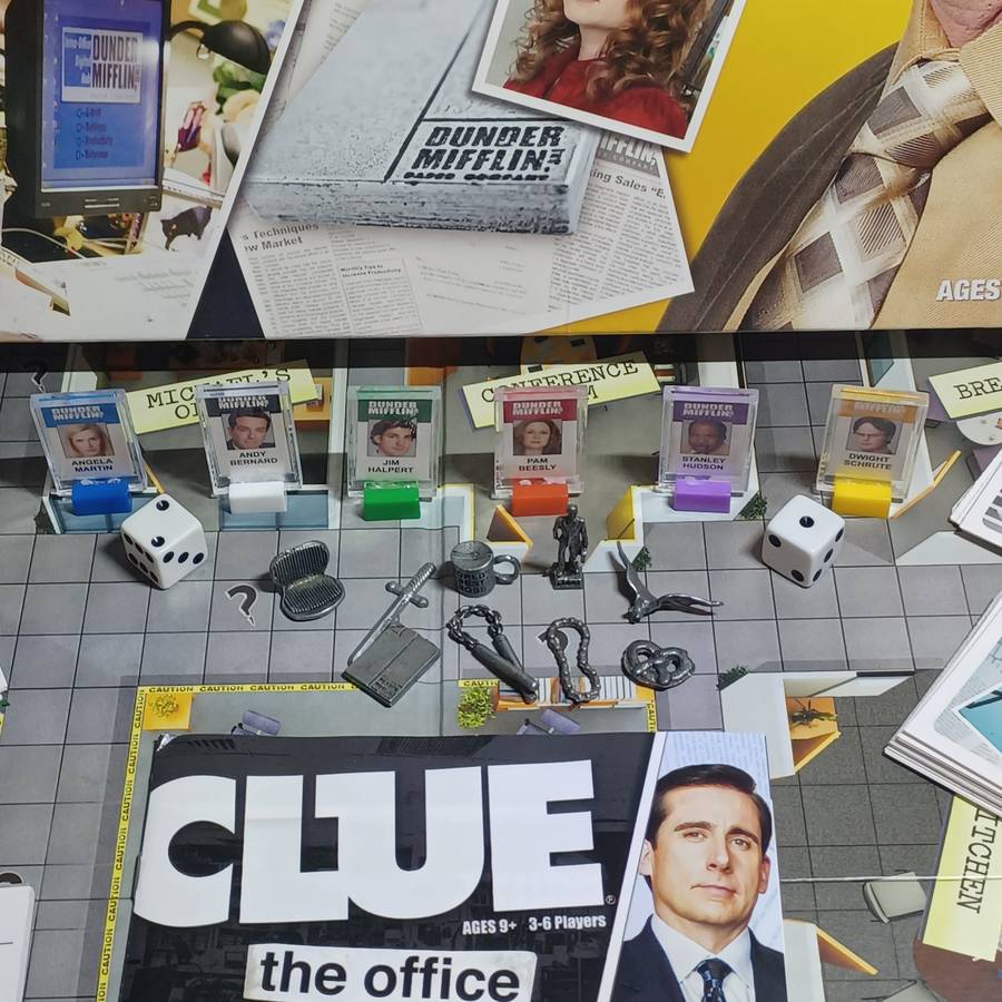 Hasbro Clue The Office Edition Dunder Mifflin board game // please read description