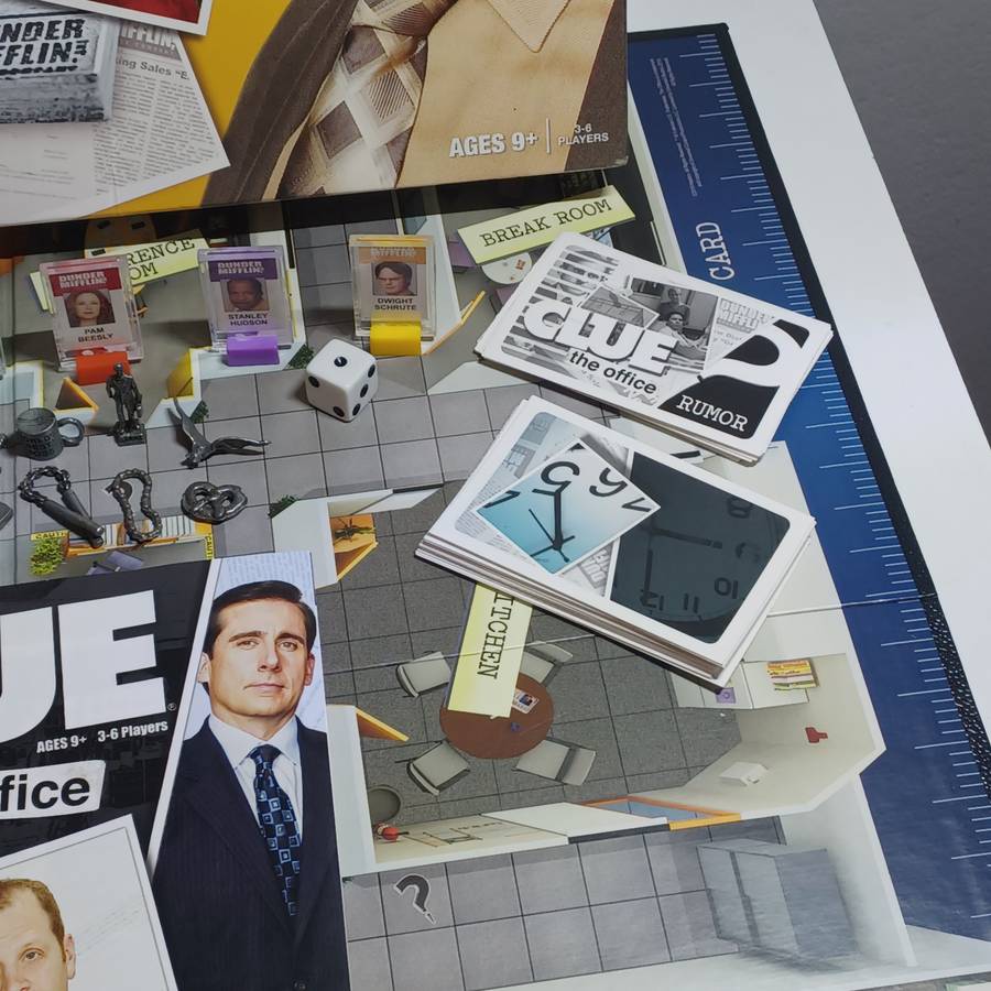 Hasbro Clue The Office Edition Dunder Mifflin board game // please read description