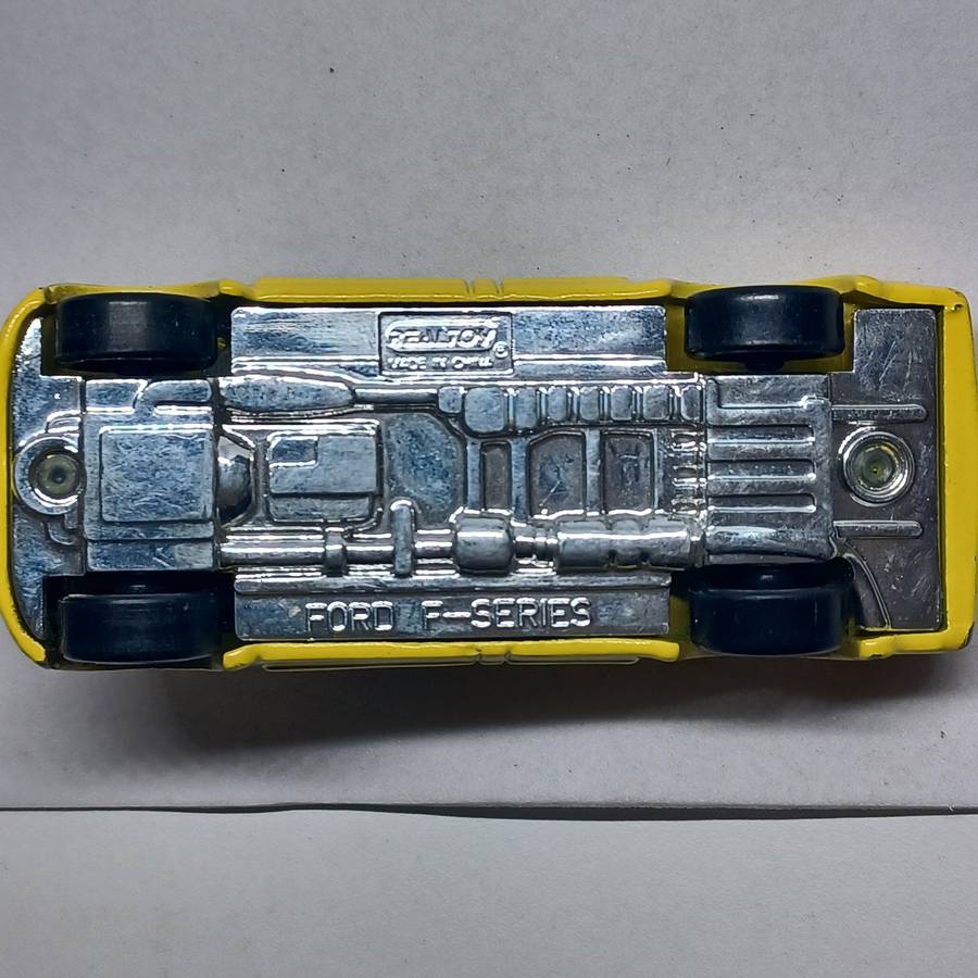 Assortment of 7 Die cast cars (matchbox/mattel/novacar/maisto/marvel)
