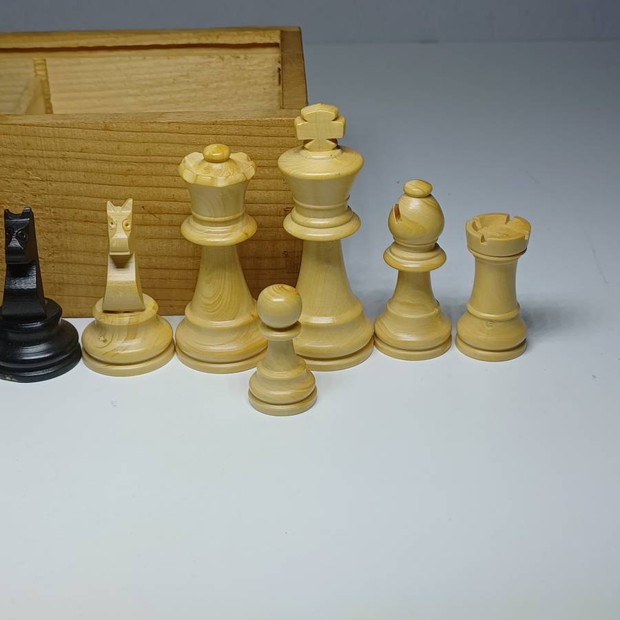Vintage French Wooden Chess Set in wooden box (king size - 6cm) Box size (15x8 cm)
