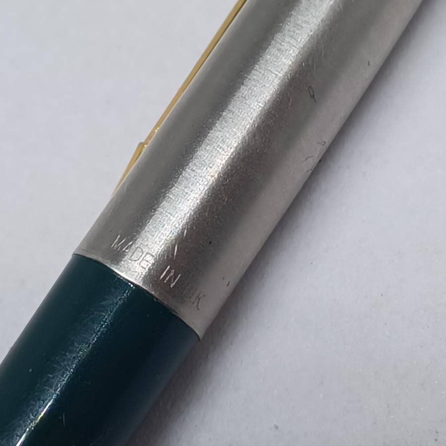 Parker Jotter Ballpoint Pen Green With Gold Trim - 1995 made in UK