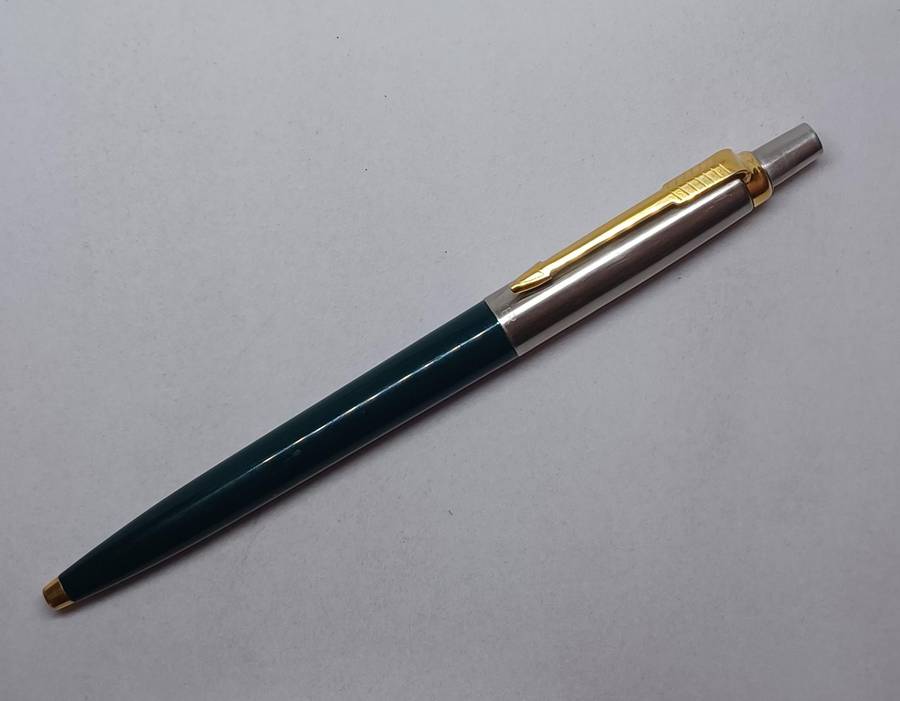 Parker Jotter Ballpoint Pen Green With Gold Trim - 1995 made in UK
