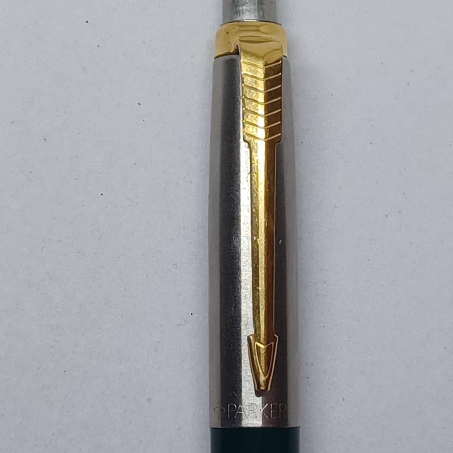 Parker Jotter Ballpoint Pen Green With Gold Trim - 1995 made in UK