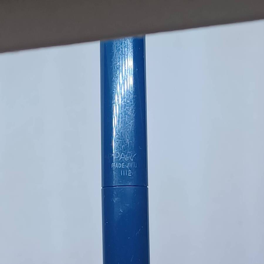 Parker Vector Standard CT Fountain Pen in blue