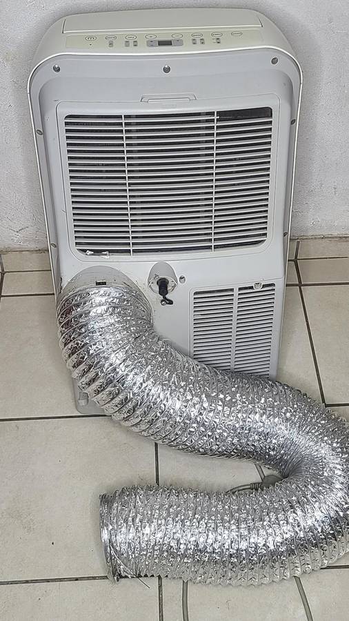 Midea mobile Aircon 12000BTU cooling and heating