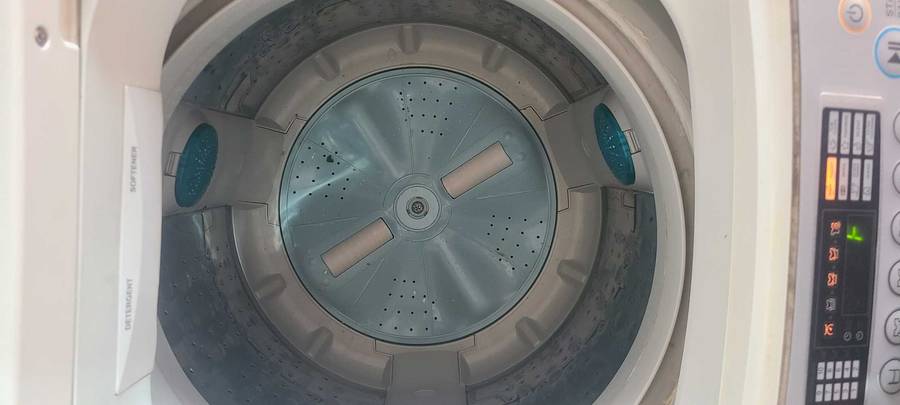 LG fuzzy logic 14.0kg washing machine