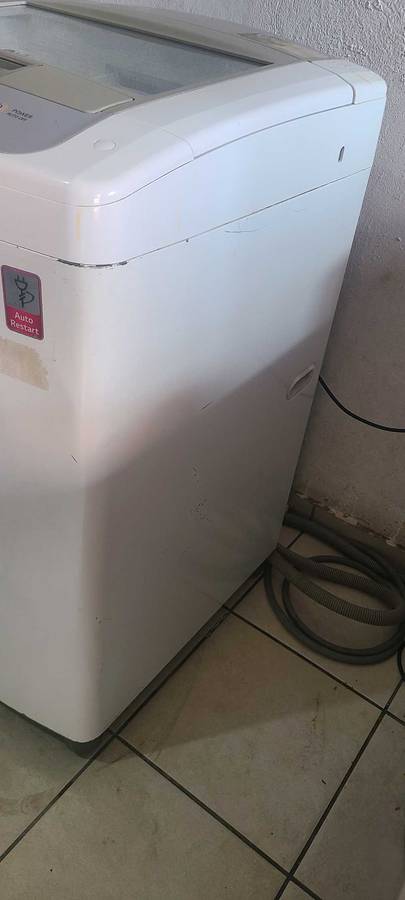 LG fuzzy logic 14.0kg washing machine