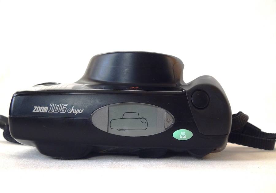 Pentax Zoom 105 Super compact point and shoot film camera