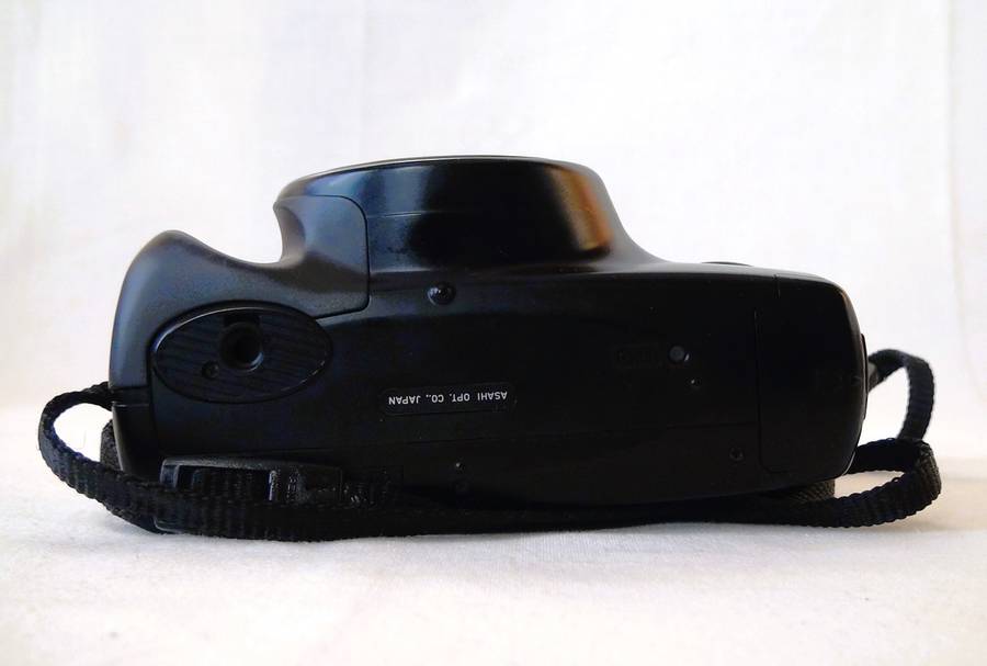 Pentax Zoom 105 Super compact point and shoot film camera