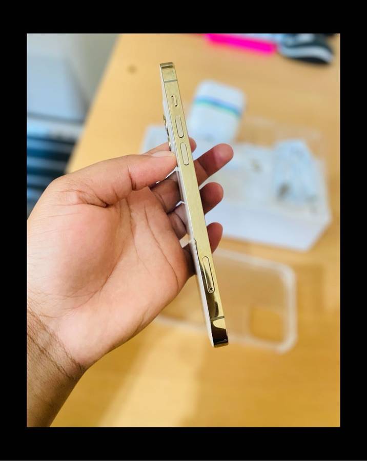 Phone NOT SOLD, Iphone 12pro & Free Earpods