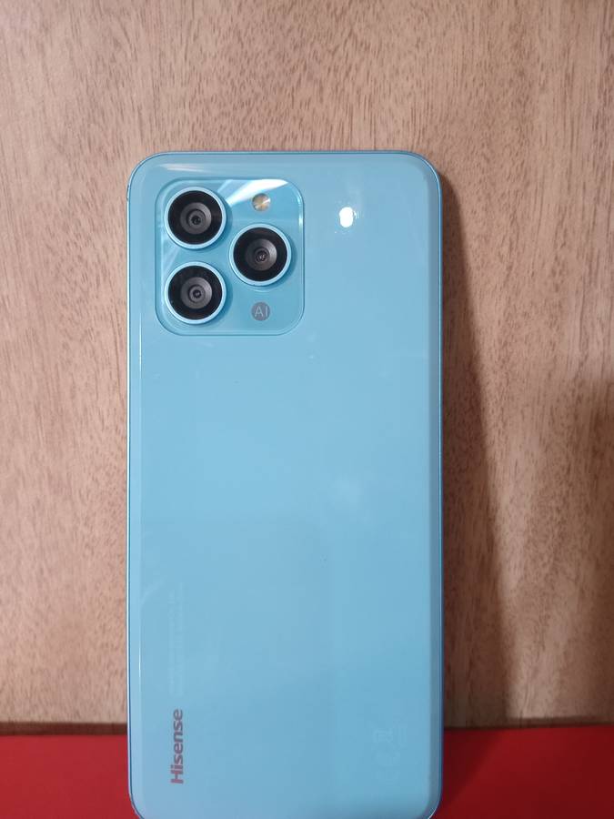 LIKE NEW ONE SMARTPHONE HISENSE E70|| 64G/4G , QUAD CAMERA, FINGERPRINT, BIG BATTERY