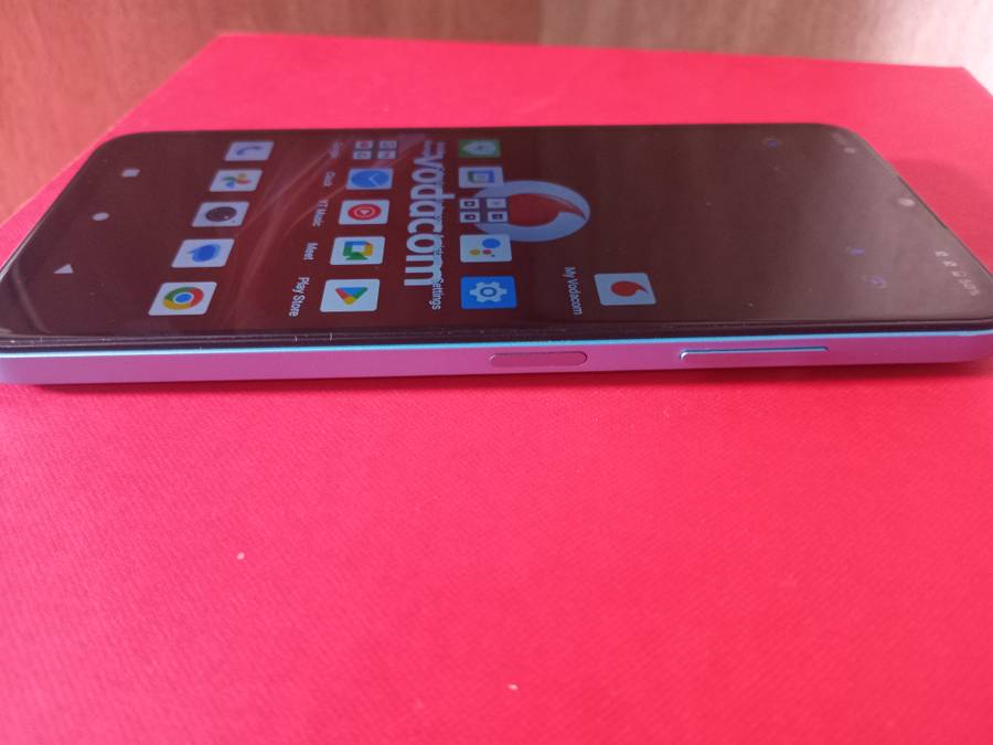 LIKE NEW ONE SMARTPHONE HISENSE E70|| 64G/4G , QUAD CAMERA, FINGERPRINT, BIG BATTERY