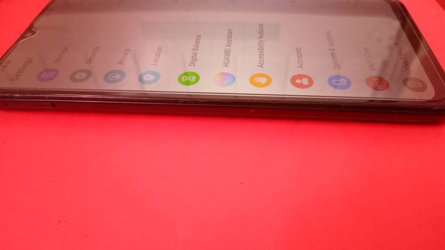 SMARTPHONE HUAWEI NOVA Y60|| 64G/4G TRIPLE CAM,FINGERPRINT AND BIG HD SCREEN,BARGAIN