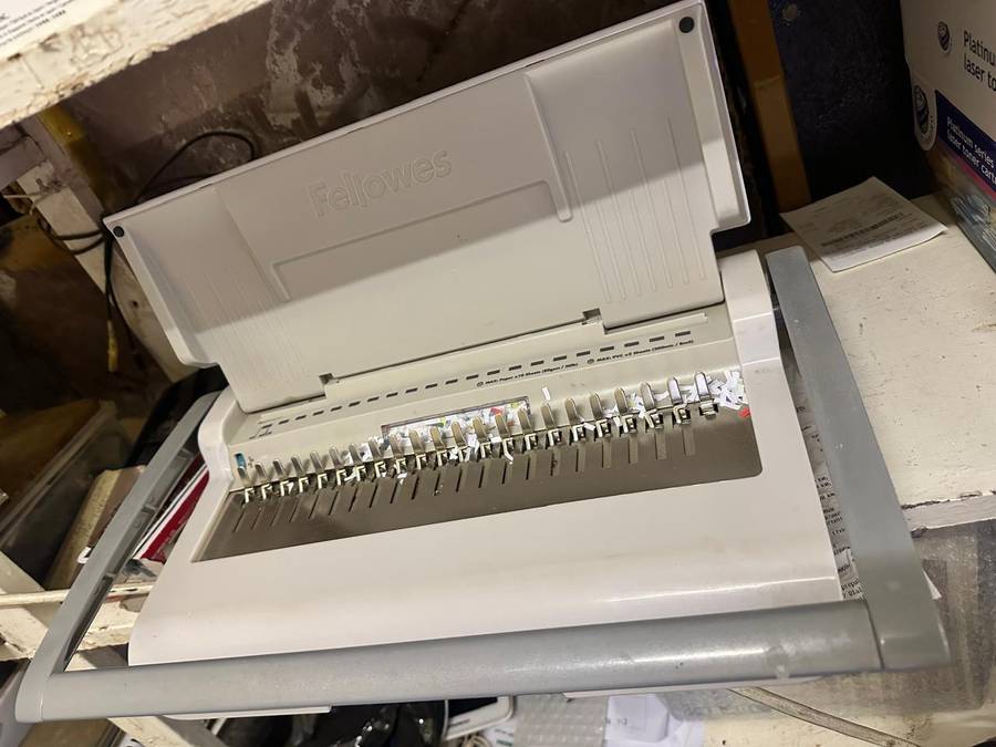 BINDING MACHINE