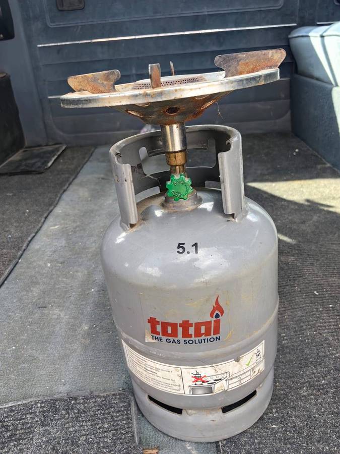 GAS CYLINDER