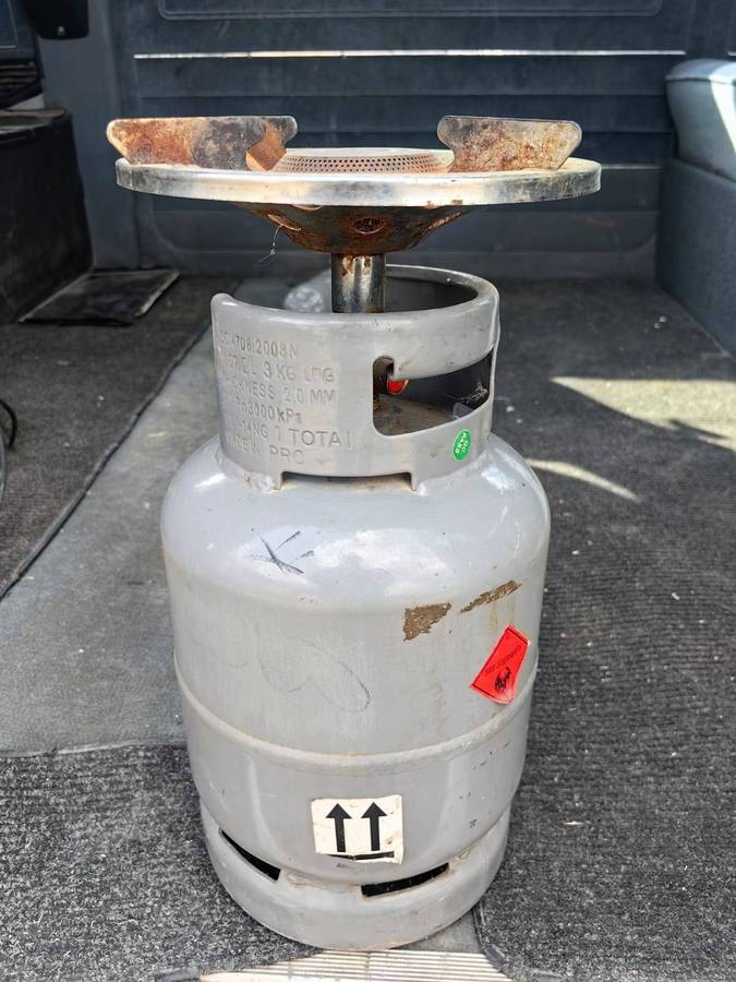 GAS CYLINDER