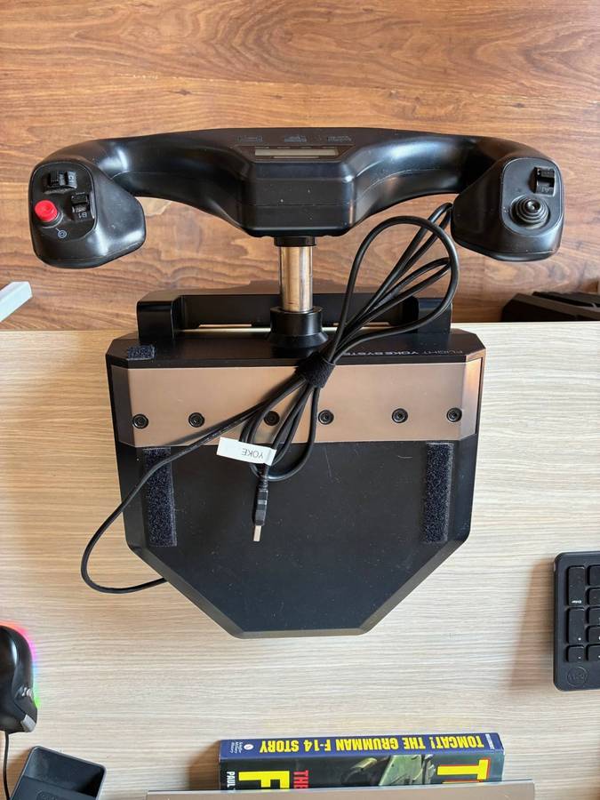Logitech G PRO Flight Yoke System (PC) Simulation Yoke with Two Sets of Throttles