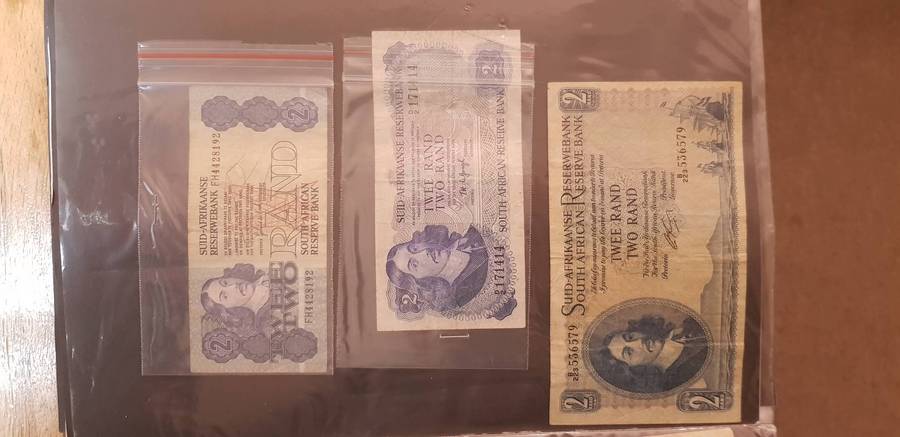 11 SA banknotes - 1 Pound, Large 1 Rand, 2 Rand and 10 Rand, 5 Rand