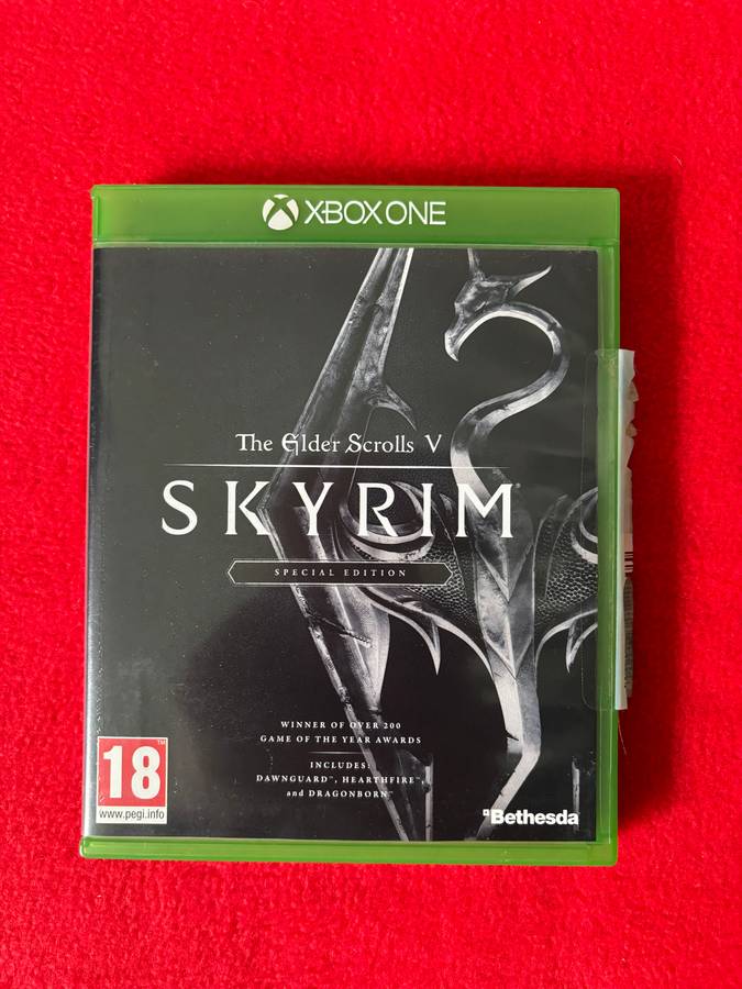 Secondhand Xbox One S Console Bundle with 3 Controllers & 4 Games