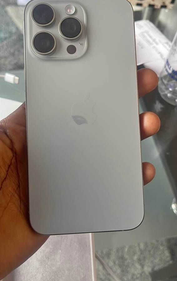 iPhone 15 pro max 256GB