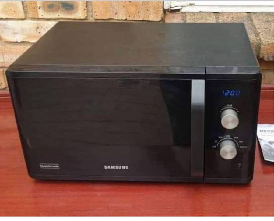 Samsung 23L 800 Watt Solo Microwave  Black