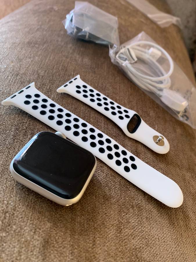 Apple Watch Series 4 || Nike Edition || Wi-Fi + Cellular || Excellent Condition