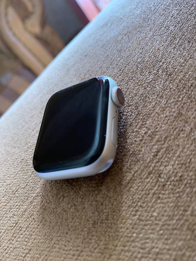 Apple Watch Series 4 || Nike Edition || Wi-Fi + Cellular || Excellent Condition