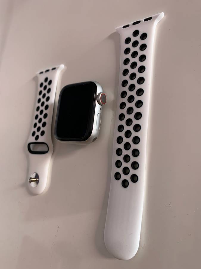 Apple Watch Series 4 || Nike Edition || Wi-Fi + Cellular || Excellent Condition