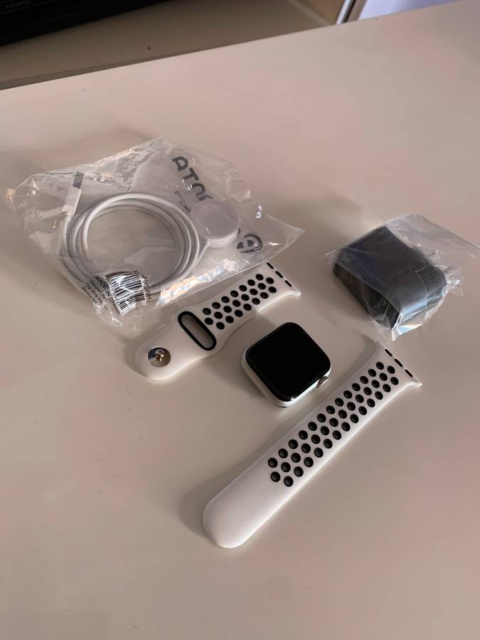Apple Watch Series 4 || Nike Edition || Wi-Fi + Cellular || Excellent Condition