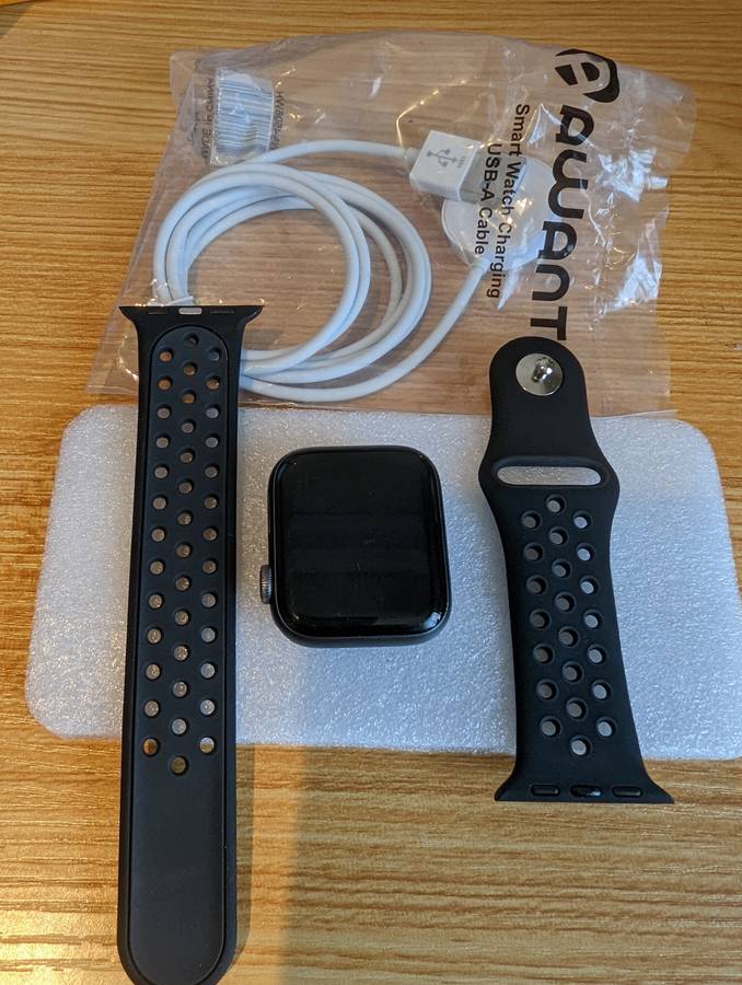 Apple Watch Series 4 || Nike Edition || Wi-Fi + Cellular || Excellent Condition